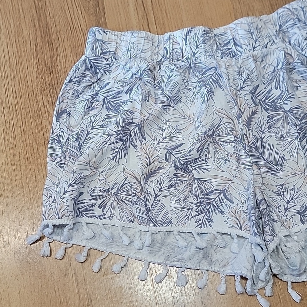 Tropical Print Tassle Shorts - Picture 2 of 6